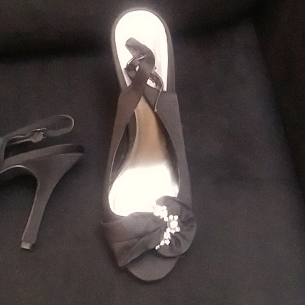 Shoes size 9